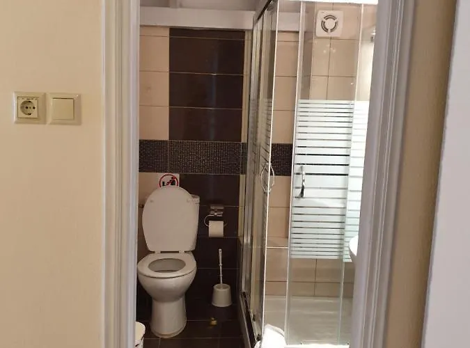 Anna * Néos Marmarás