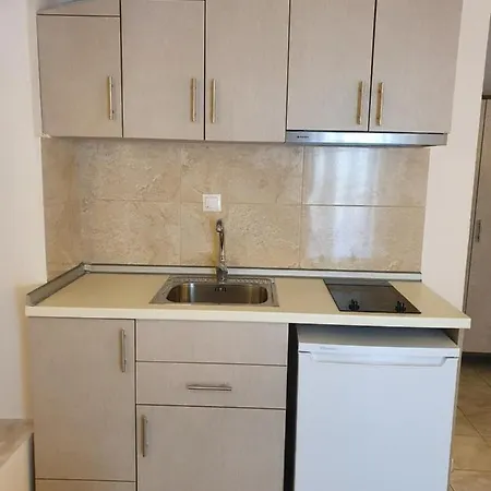 Anna 네오스마르마라스