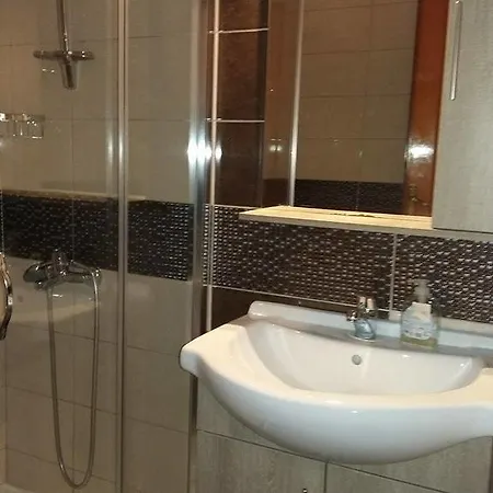 Anna 네오스마르마라스