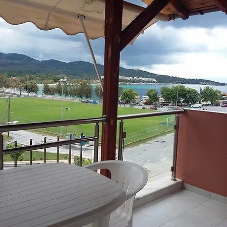 아파트 Anna 네오스마르마라스